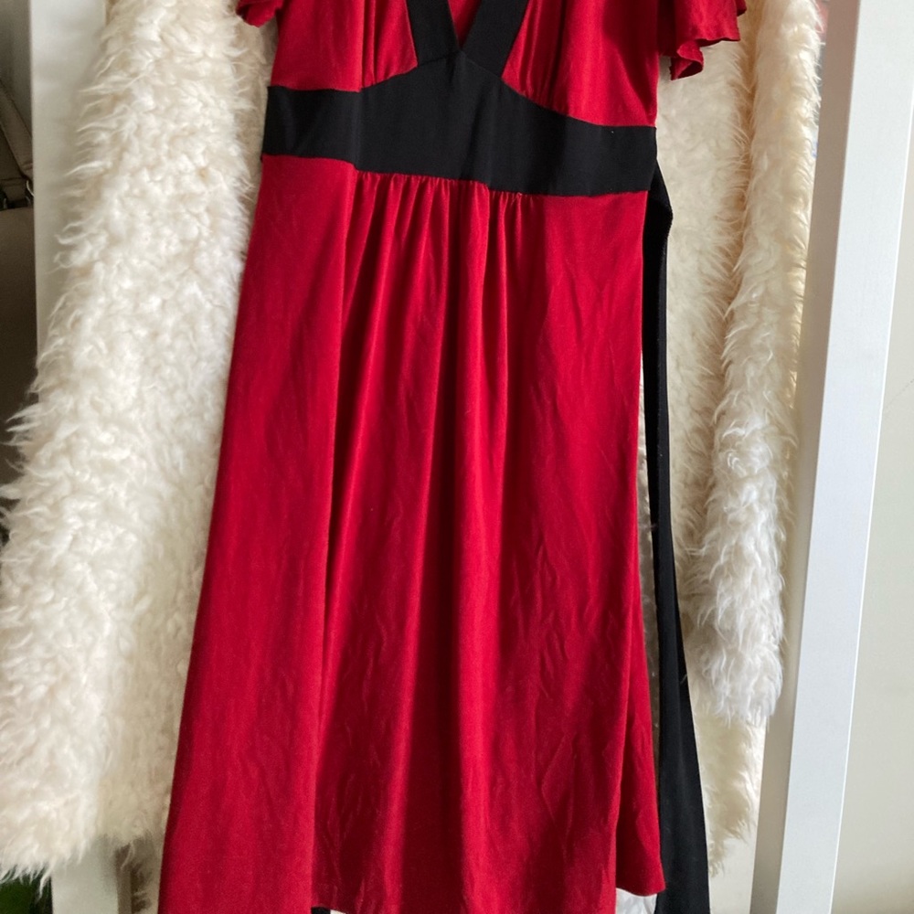 Short sleeved Red and Black Queen of Hearts Flowy dress❣️ - Picture 2 of 4